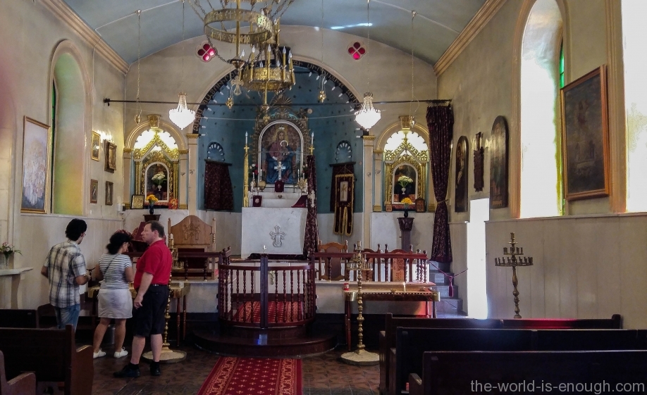 Интерьер армянской Церкви Святого Креста