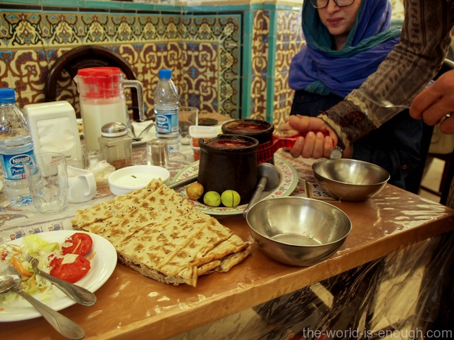Дизи, традиционное иранское блюдо в Bastani Traditional Restaurant Иран, Исфахан