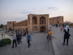 Khajou Bridge (07)   