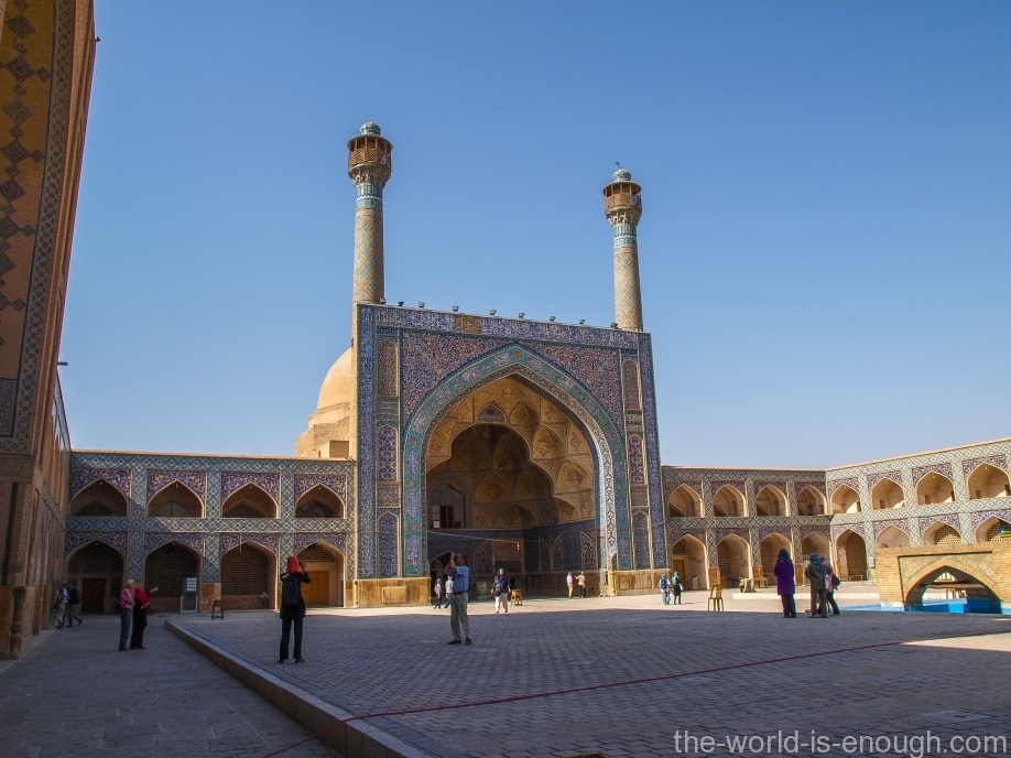 Южный айван пятничной мечети Атиг Исфахана, Сахеб