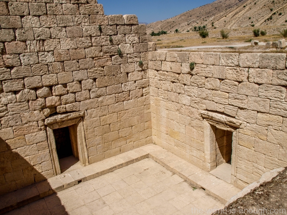 Храм Анахиты в Бишапуре, Иран