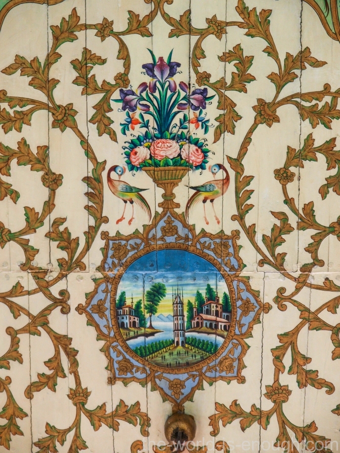 Элемент росписи потолка гостевых домнат дома Кавам, Шираз