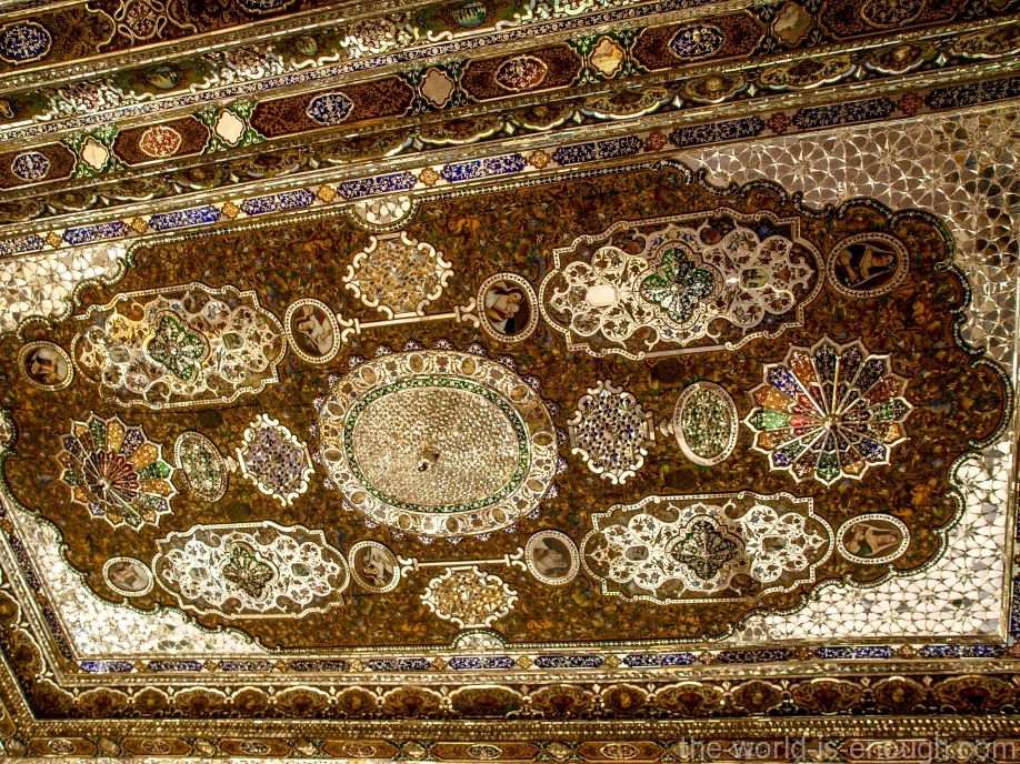 Зеркальная мозаика потолка талара дома Кавамов, Шираз