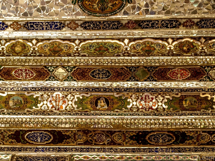 Элементы зеркальной мозаики потолка талара дома Кавамов, Шираз