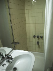 23 Parsian Enqhelab Hotel - 1  bathroom 1  