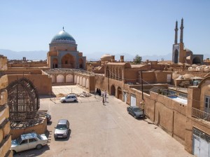 16 Yazd Maghbareh-ye Davazdah Emam 