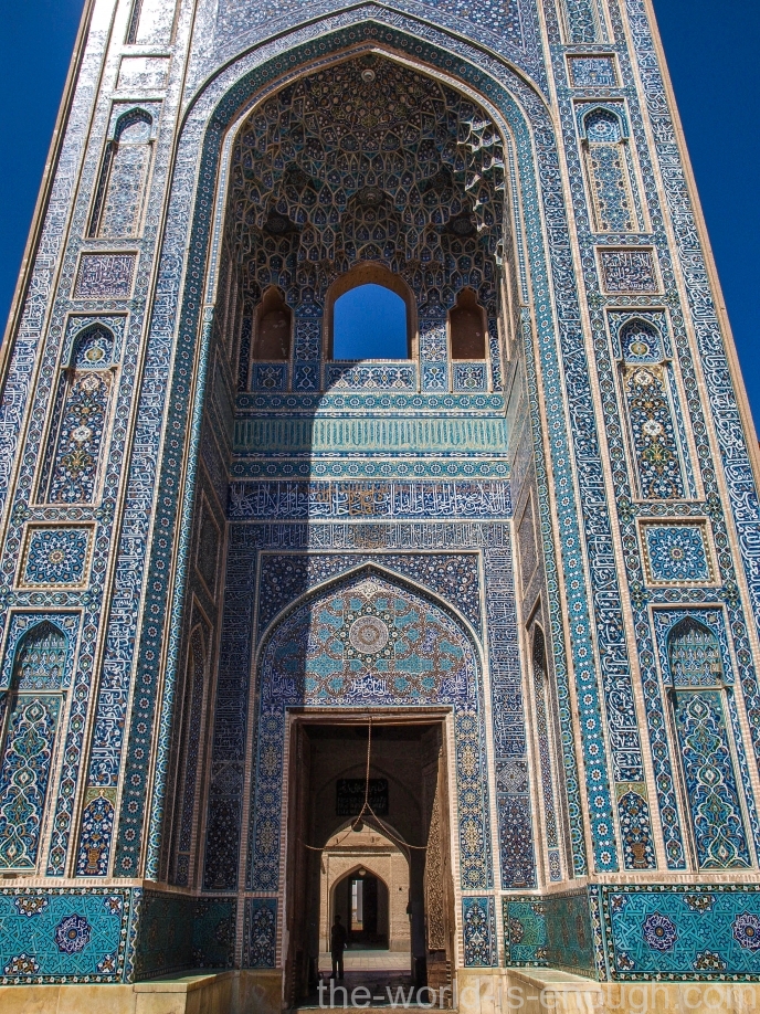 Великолепие отделки входных ворот в мечеть Джаме Йезда 
