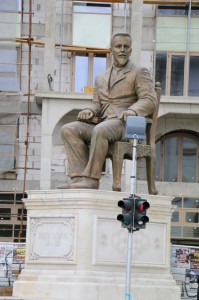 Skopje, Pela Square. Monument to Hristo Tatarchev