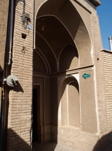 Manoucheri House Hotel (01)  
